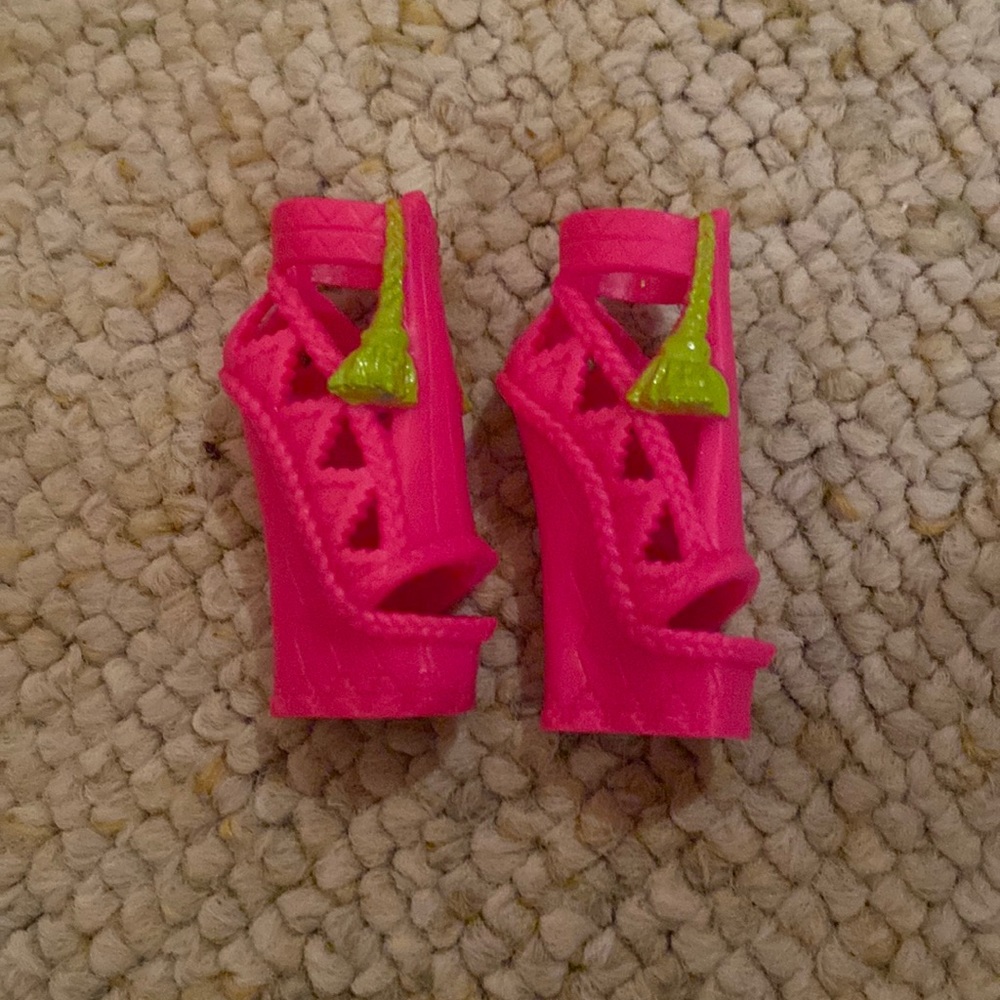 Monster High Marisol Coxi Forgein Exchange Doll Shoes
